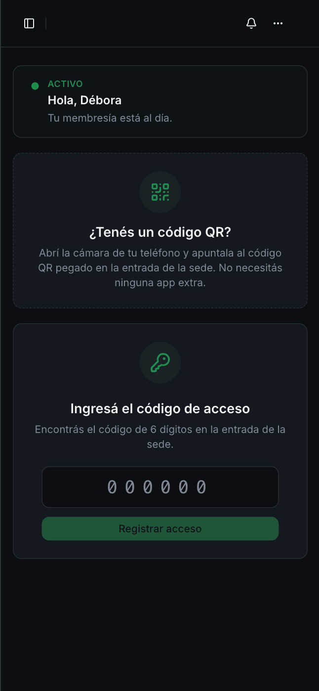 Socio usando GymSmartAccess: acceso al gimnasio por QR desde el navegador del celular sin necesidad de instalar ninguna aplicación